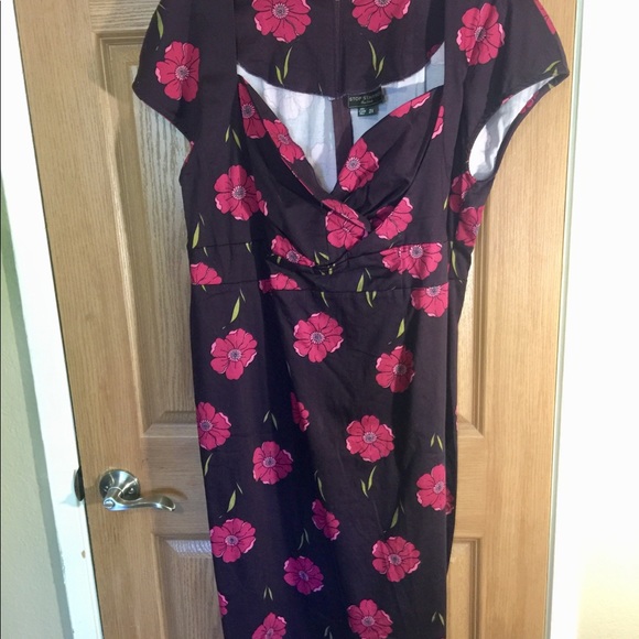 Mod cloth Stop Staring Pin up floral wiggle dress - Picture 3 of 5